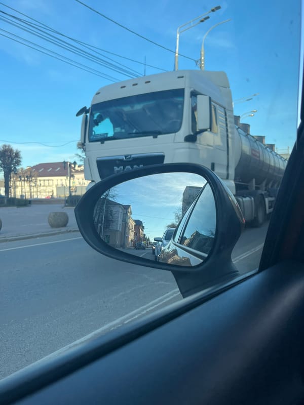 Vehicle occupant captures street view in Klin, Russia
