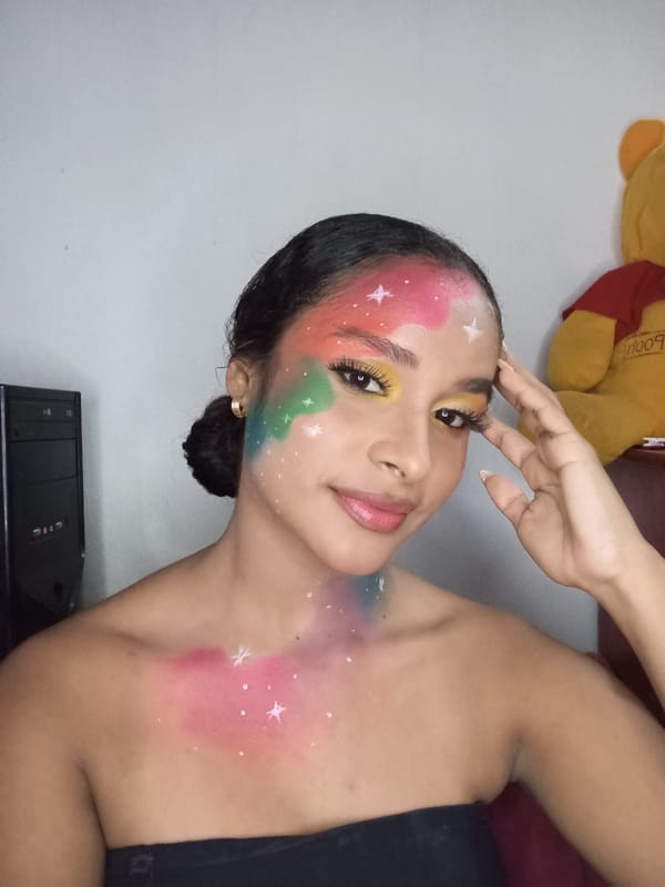 Woman displays elaborate nebula-inspired makeup art in Venezuela