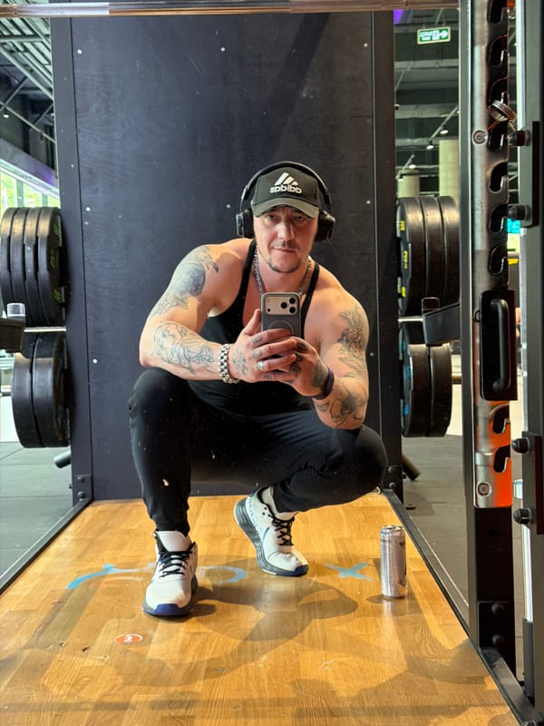 Early morning gym sessions documented across Moscow locations