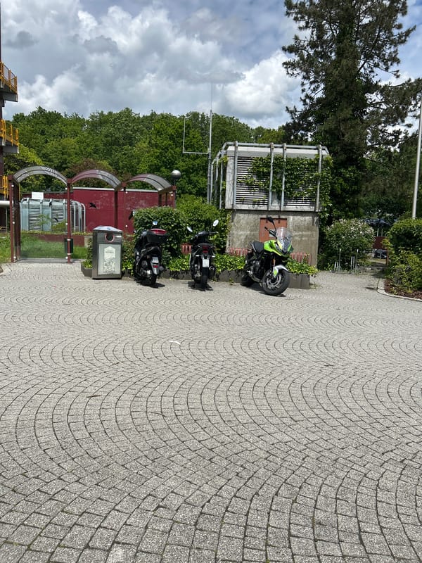 Casual café visit documented in Gummersbach, Germany