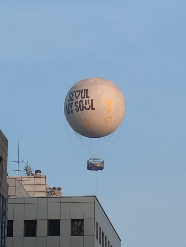 Morning street scenes documented across Seoul's urban landscape