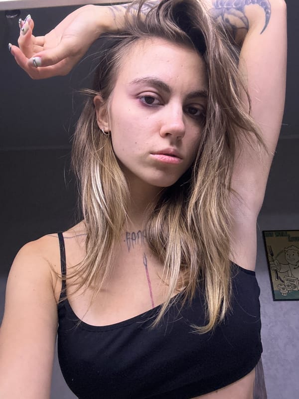 Casual late-evening hangout shots from a Moscow apartment