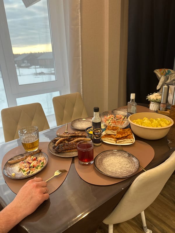 Meal with grilled sausages documented in Подшивалово, Russia