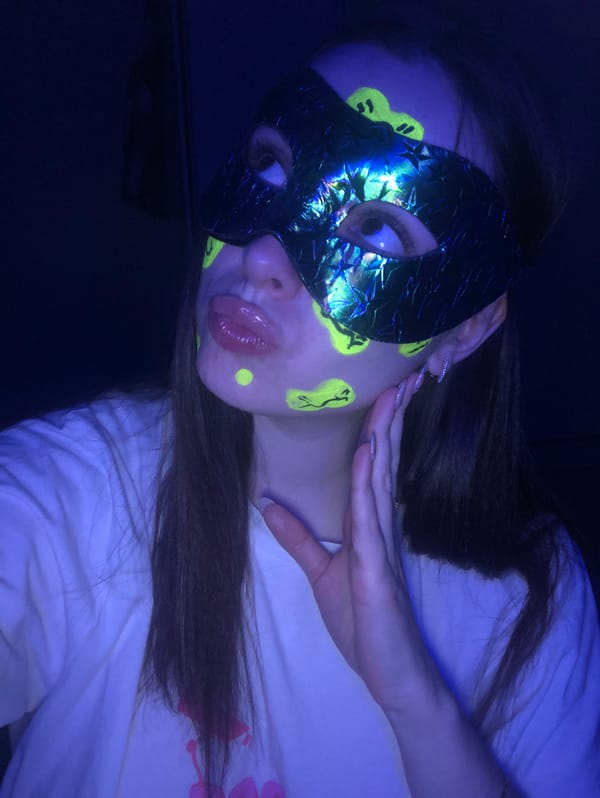 Face painting session and 3D printing documented in Noviy