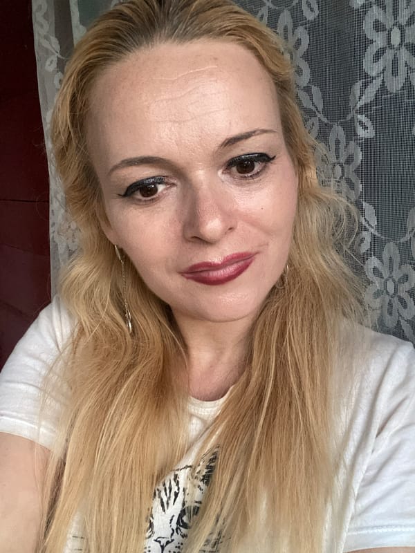 Woman documents evening life in Chernihiv with family, pets, garden