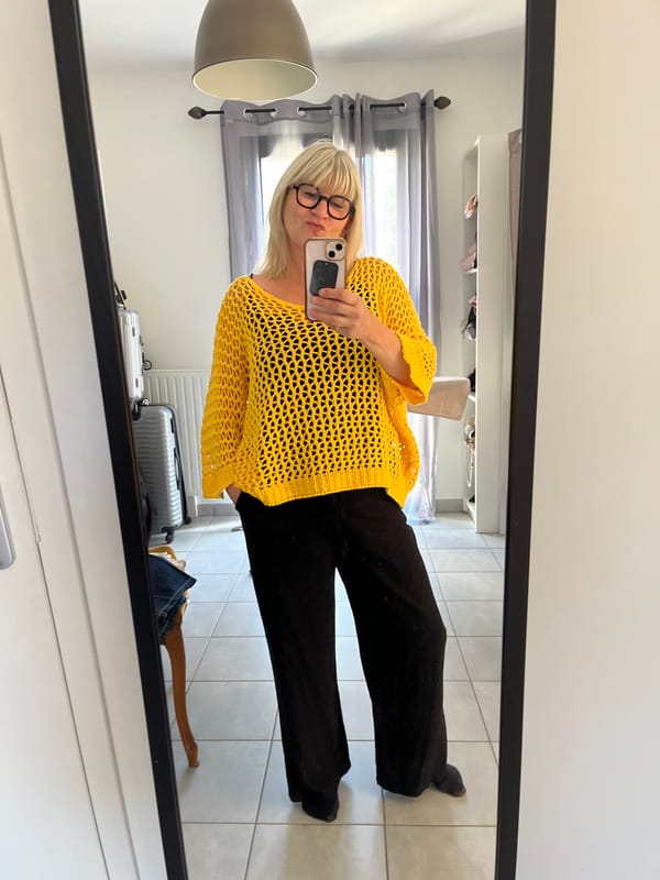Woman documents Friday afternoon selfie session in Chambœuf, France