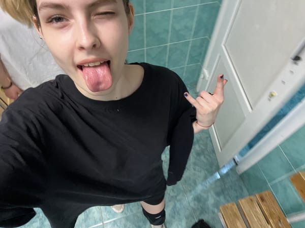 Casual locker room moments captured in Vsevolozhsk