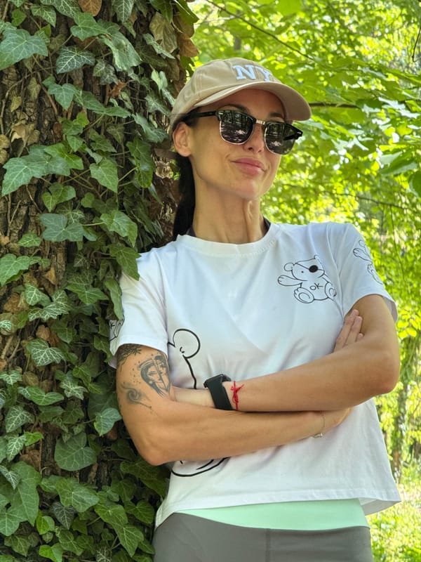 Woman enjoys spring morning photoshoot in Pleven park