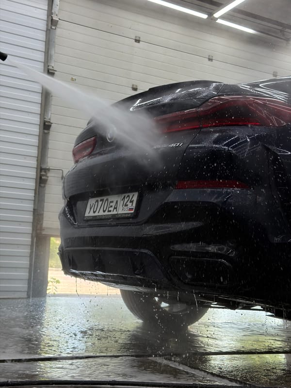 BMW X6 gets washed at Krasnoyarsk indoor car wash