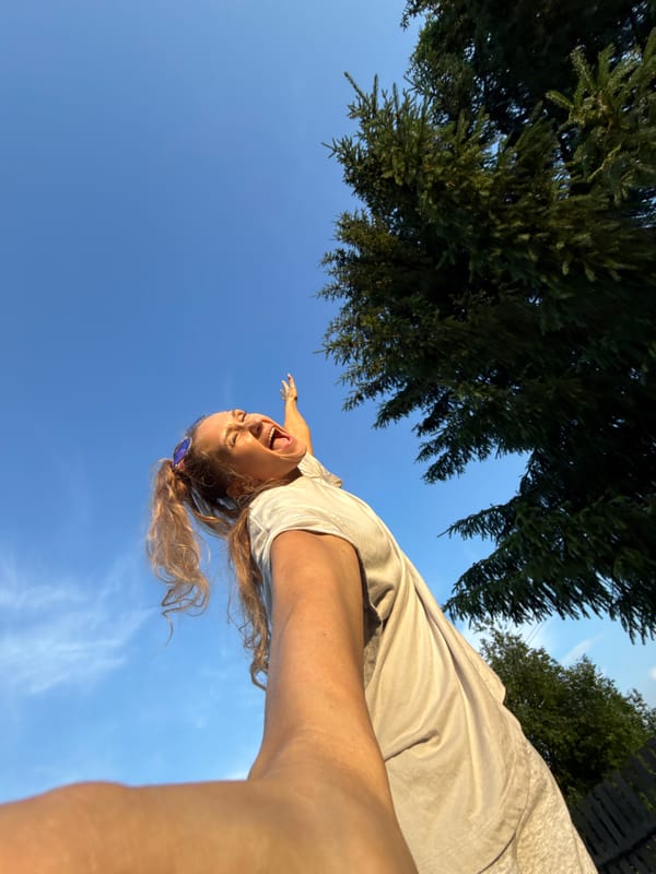 Wide-angle outdoor selfie in Nizhnyaya Chermoda, Russia