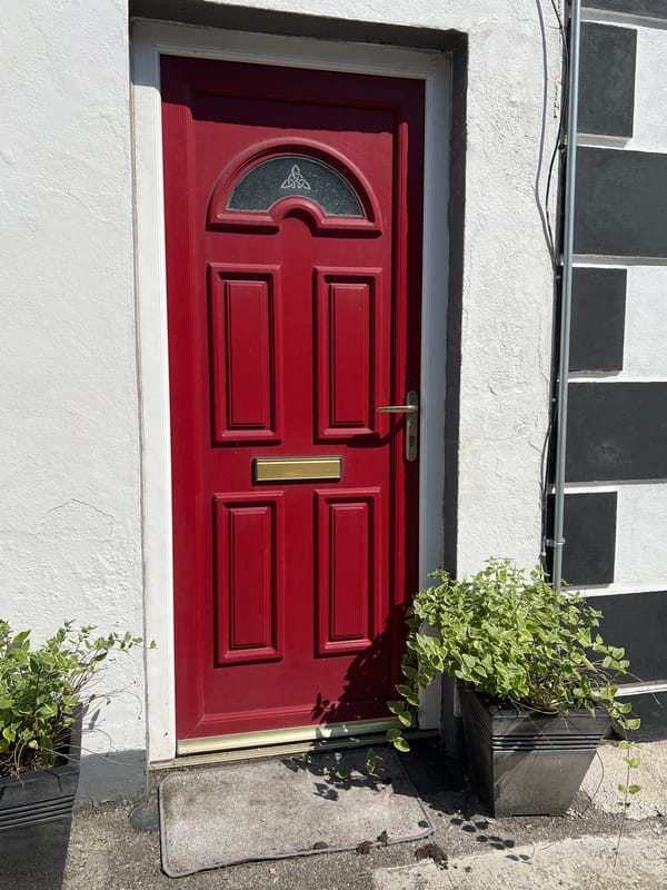 Street-level snapshots of Donegal Town on a sunny morning