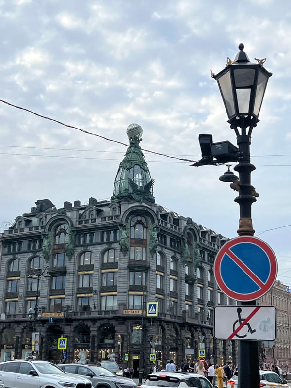 Afternoon café stop and architecture wander in central St. Petersburg
