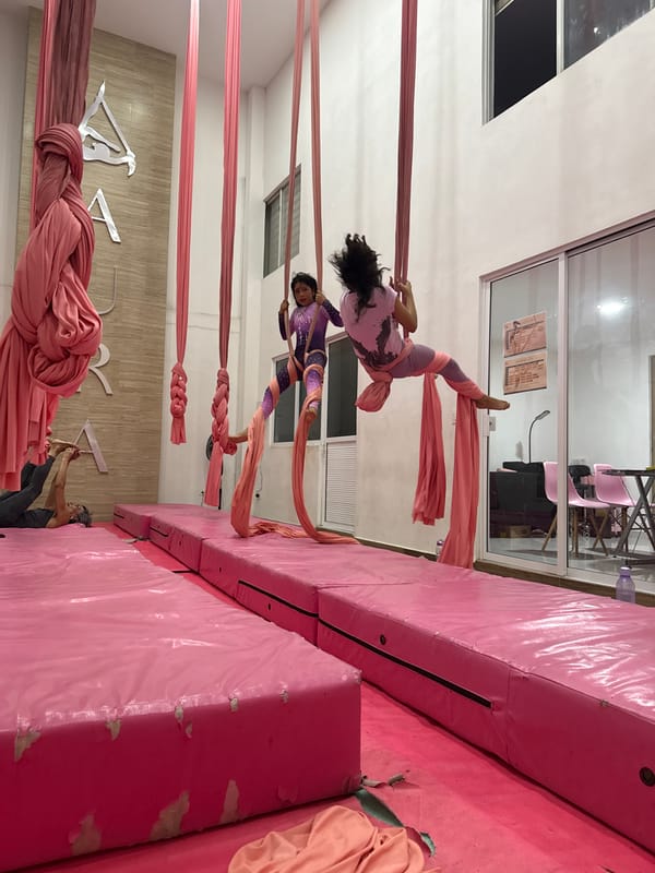 Early morning aerial arts session documented in San Andrés Cholula