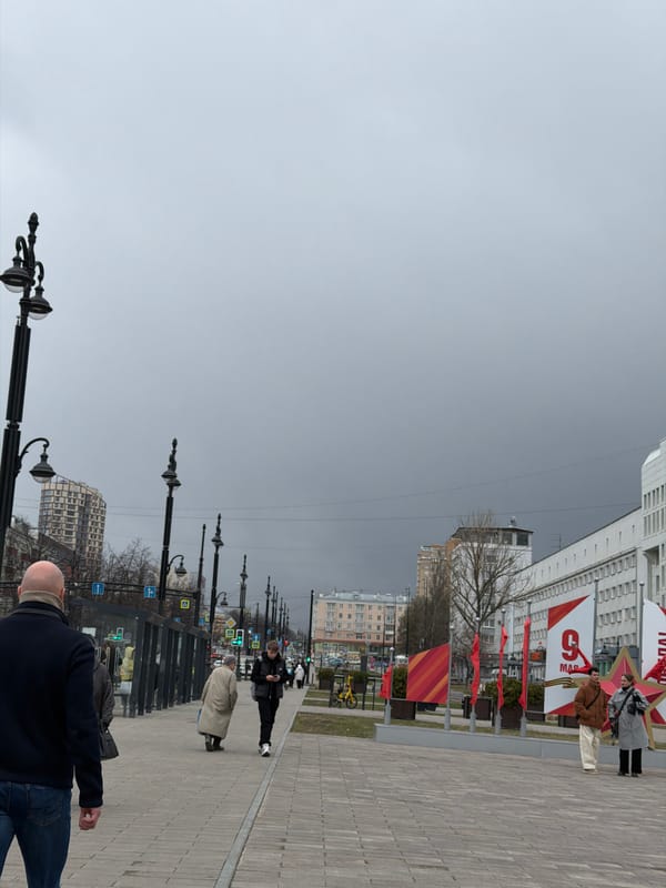 Ordinary Saturday afternoon moments captured across Perm, Russia