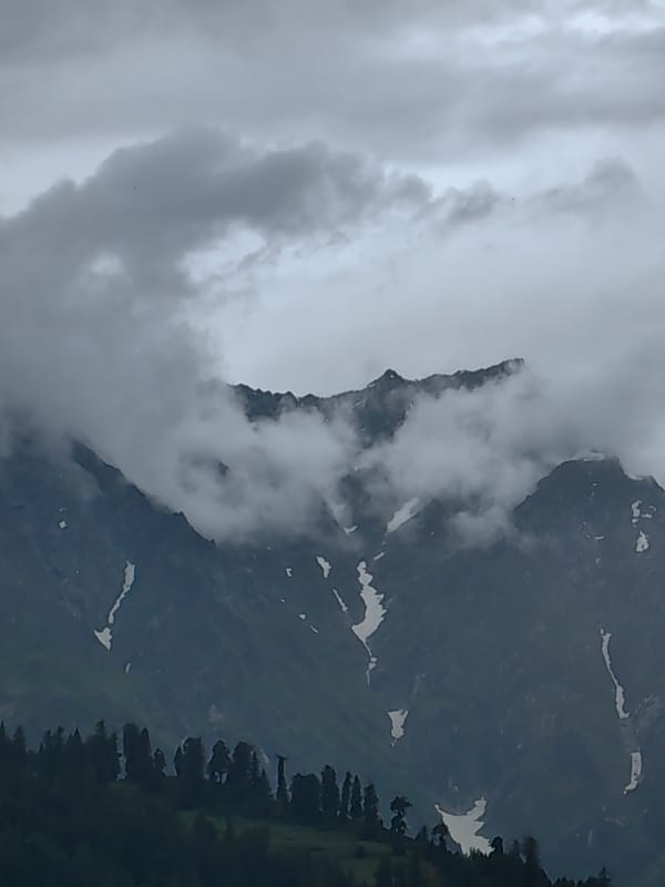Overcast morning in the mountains above Vashisht
