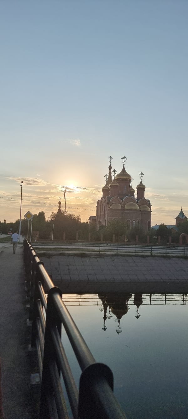 Afternoon around Aktobe's riverside and city streets