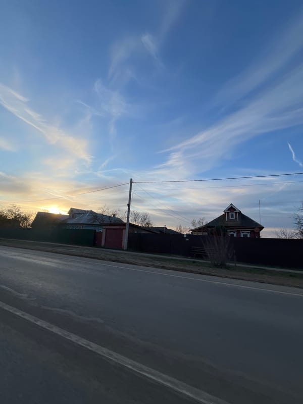 Residential roadside scene documented in Yasenevo, Russia