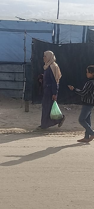 Daily life documented in Khan Yunis displacement camps