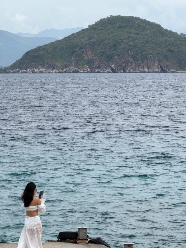 Early morning coastal scenes captured across Nha Trang waterfront
