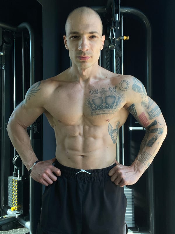 Tattooed man spotted at Pleven gym facility