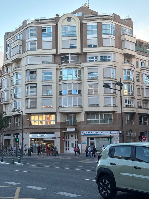Evening street scenes documented across Valencia neighborhoods