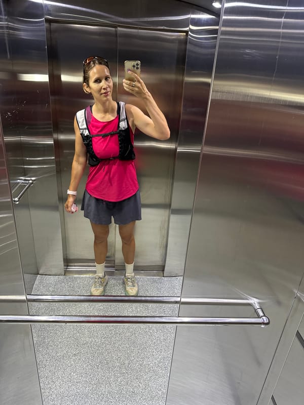 Woman takes elevator selfies, waits at bus stop in Fethiye