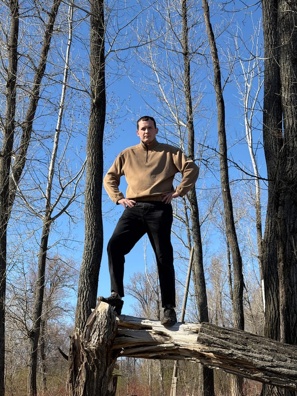 Outdoor photo session captures poses in Russian woodland areas