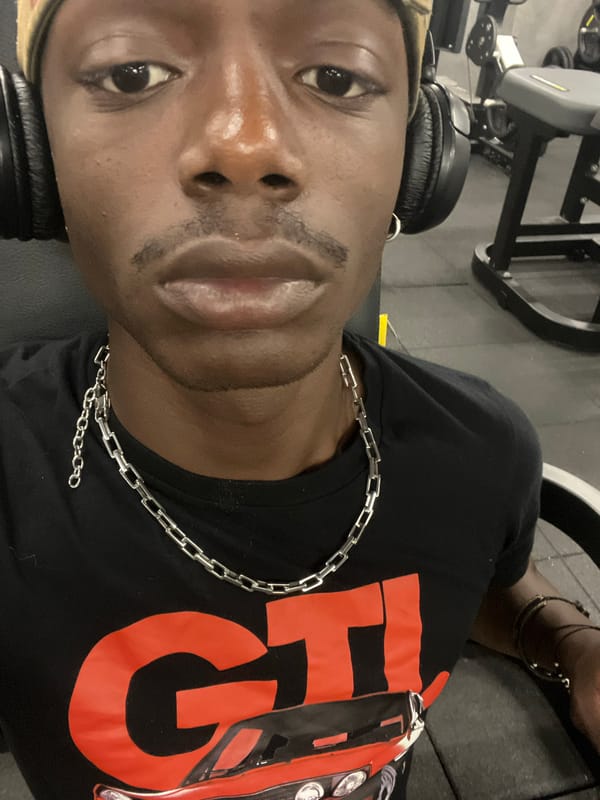 Gym workout session documented in Barcelona