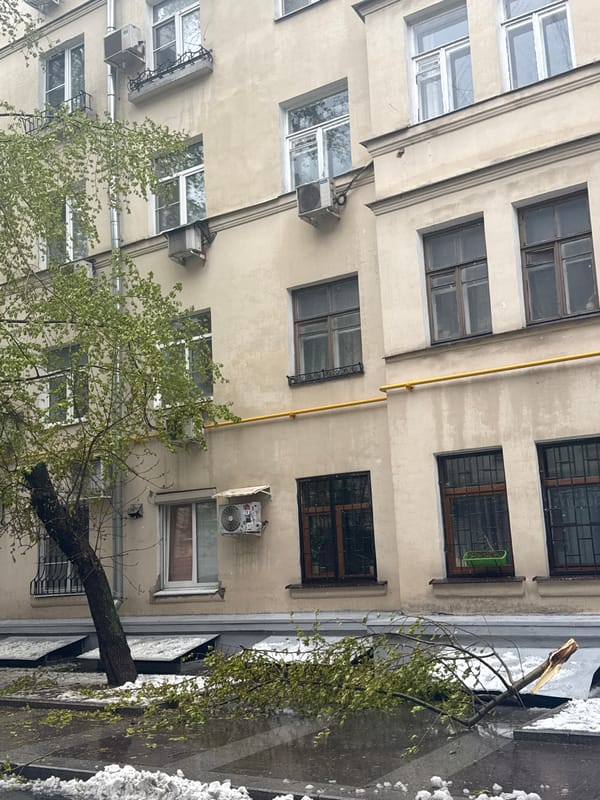 Moscow apartment building documented in afternoon video footage