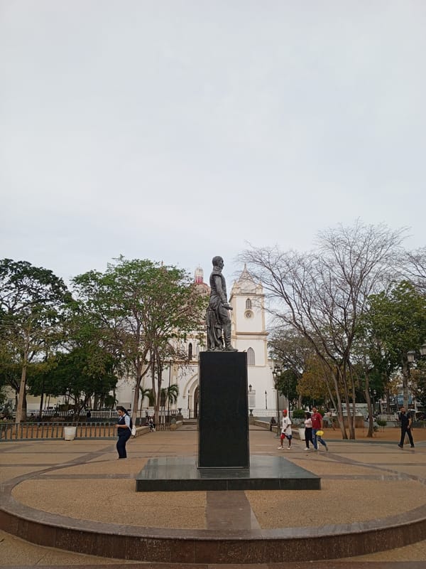 Evening walk through Porlamar captures public spaces and shopping