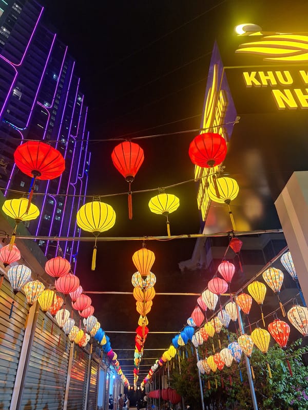 Nha Trang streets and nightlife details, one July evening