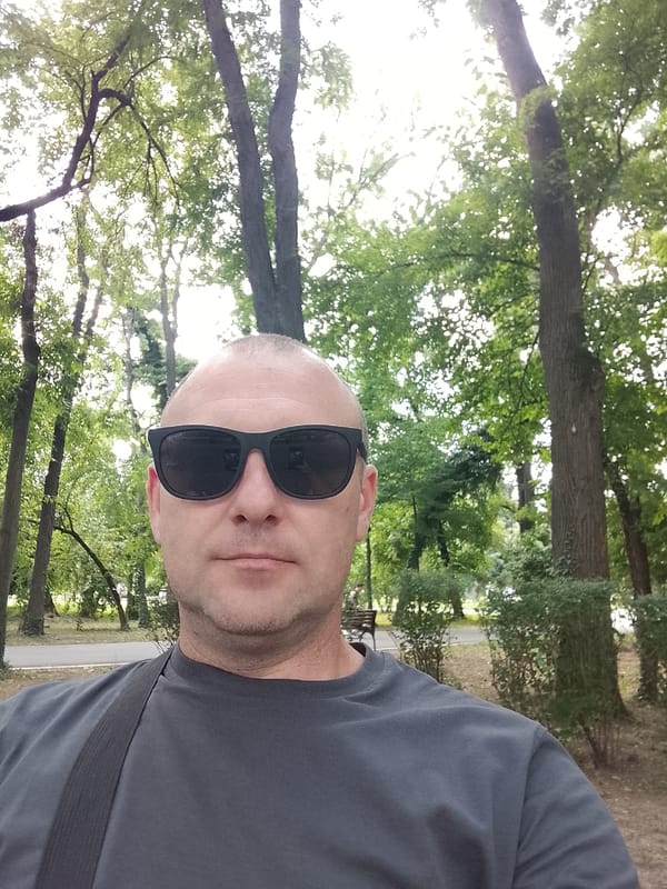 Afternoon stroll through a sculpture-filled Bucharest park