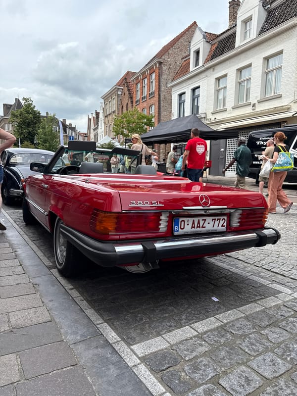 Classic car show fills Bruges cobblestone streets with rare collectibles