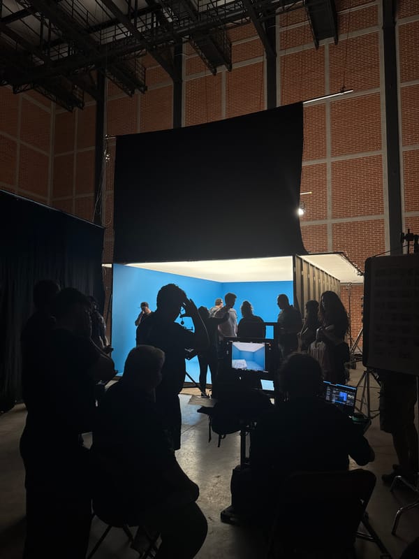 Film production documented at Tlalnepantla industrial studio