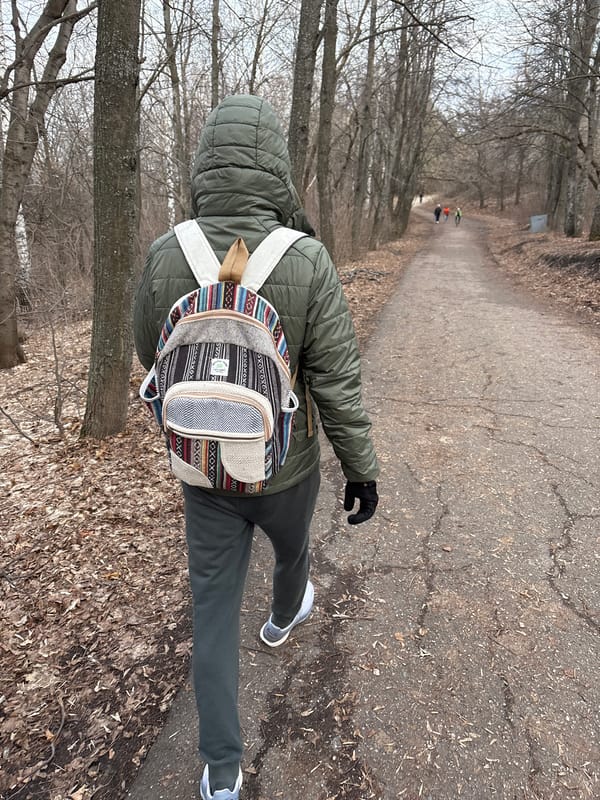 Spring afternoon brings cyclists, walkers to Ulyanovsk park