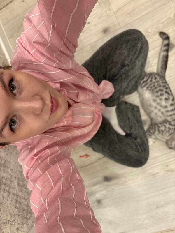 Apartment selfies and a very relaxed tabby cat in Izhevsk