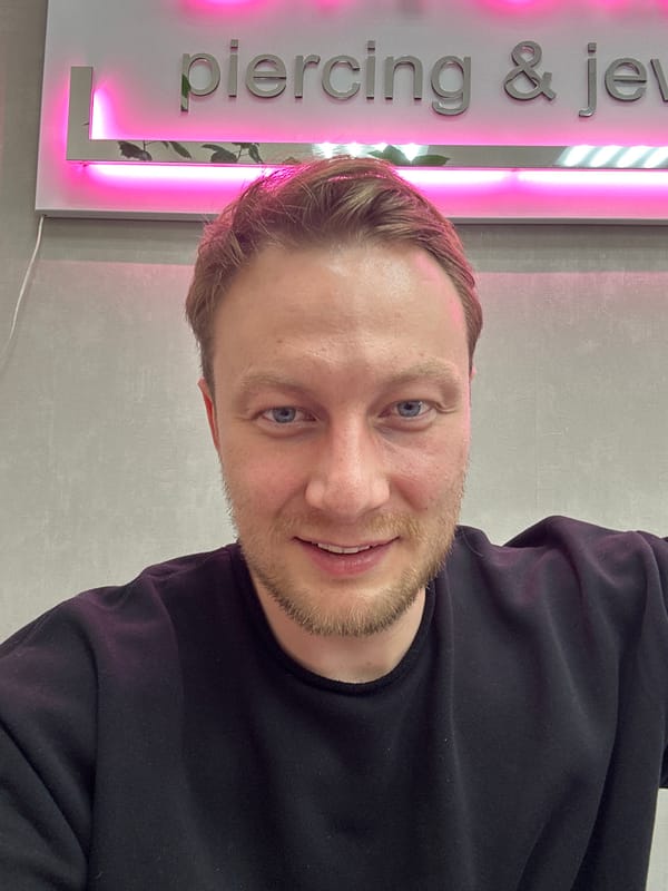 Casual moments captured across Sochi including selfies, street scenes