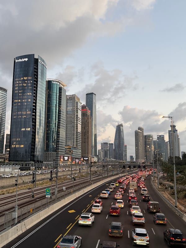 Heavy traffic congestion observed on Tel-Aviv highway