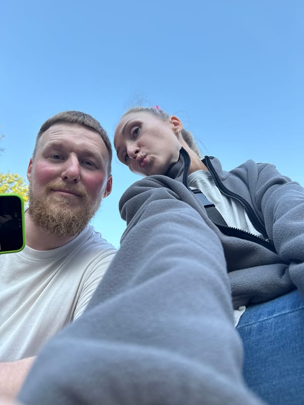 Family enjoys afternoon at Perm amusement park and outdoor concert