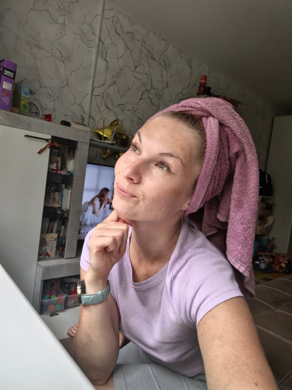 Casual home moment in Sterlitamak with pearl earrings on display