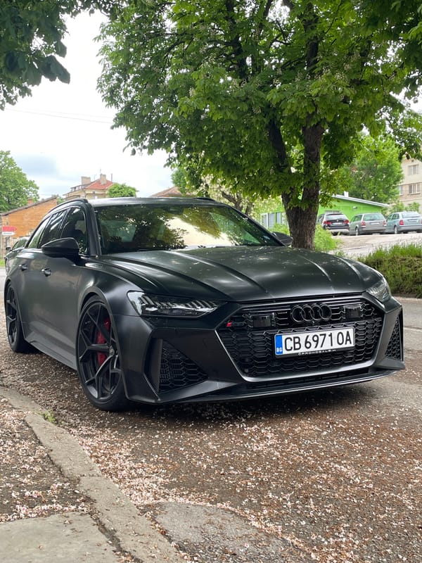 Black Audi RS6 spotted parked on Razgrad sidewalk