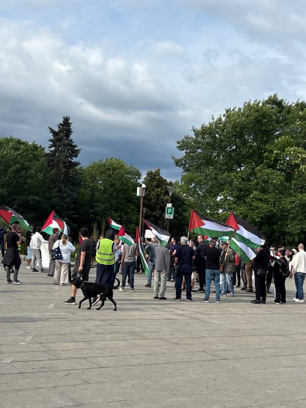 Afternoon scenes of daily life documented across Sofia parks