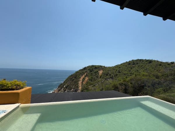 Residential pool view documented in Puerto Marqués, Mexico