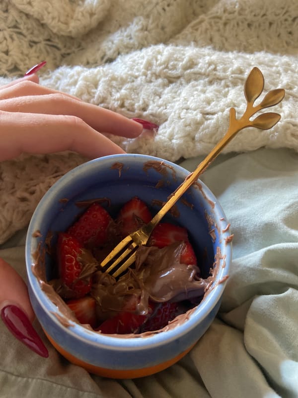 Thames riverside evening: strawberries, blanket, city views documented