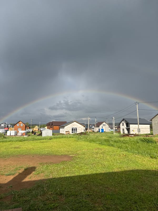 Double rainbows and hailstorm captivate residents in Ферма, Russia