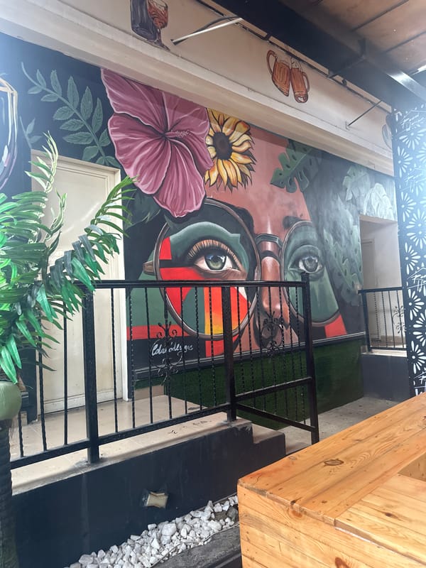 Nigerian restaurant gears up for service, kitchen and floor both busy