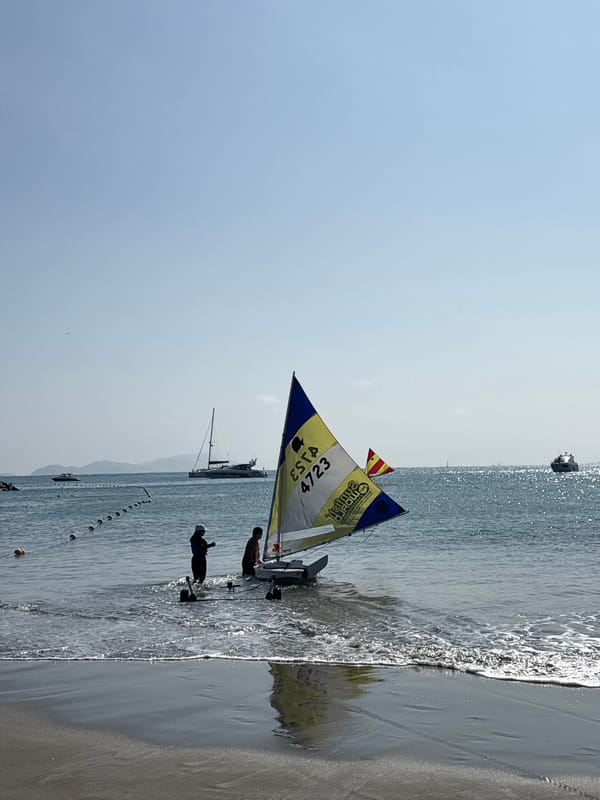 Sailing activity at Club de Regatas Lima, Chorrillos