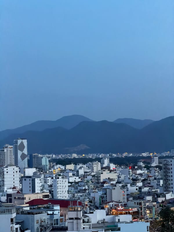 Observer documents Nha Trang cityscape views over two hours
