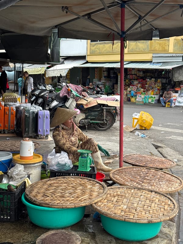 Nha Trang street market vendors prep and sell at dawn