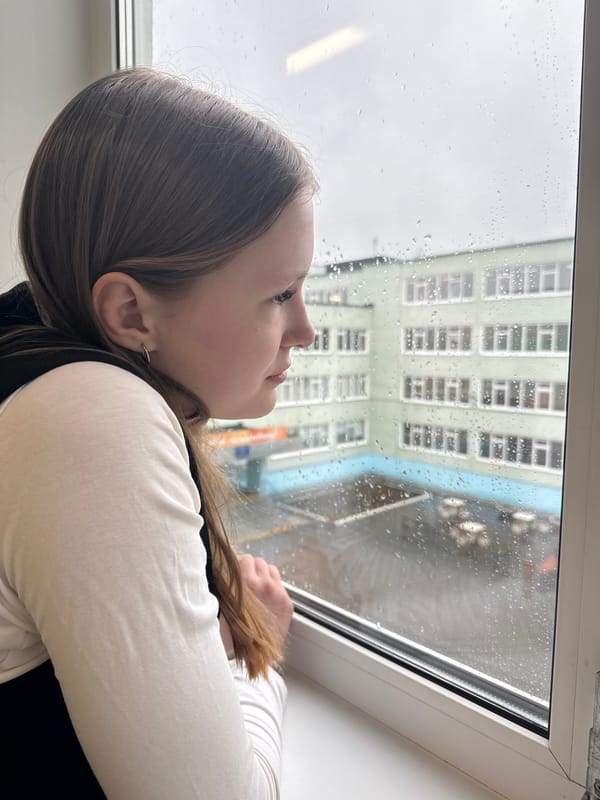 Quiet morning moments captured in Chaikovsky home during rainfall